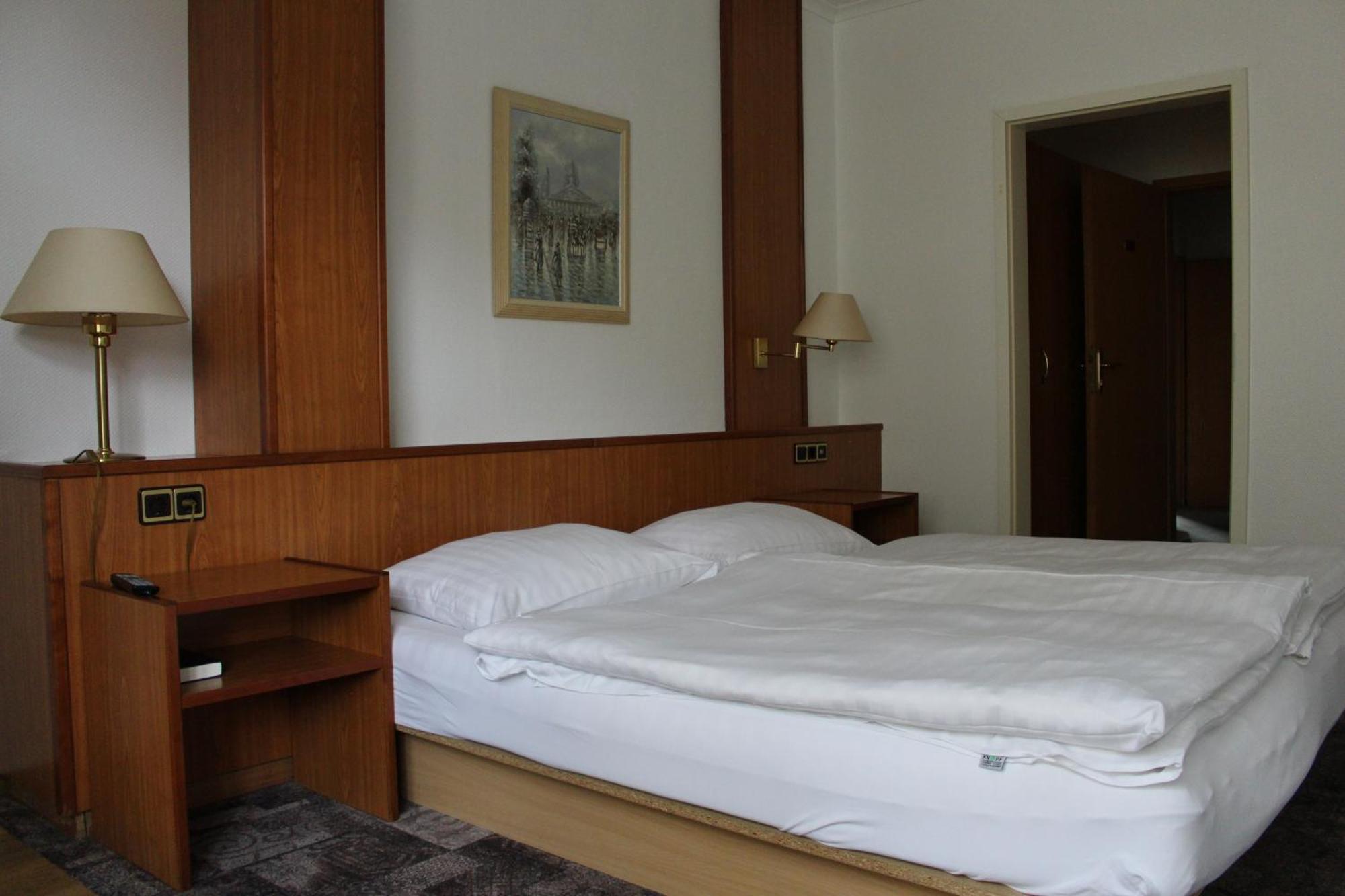 Hotel Zur Post Neubruchhausen Bagian luar foto