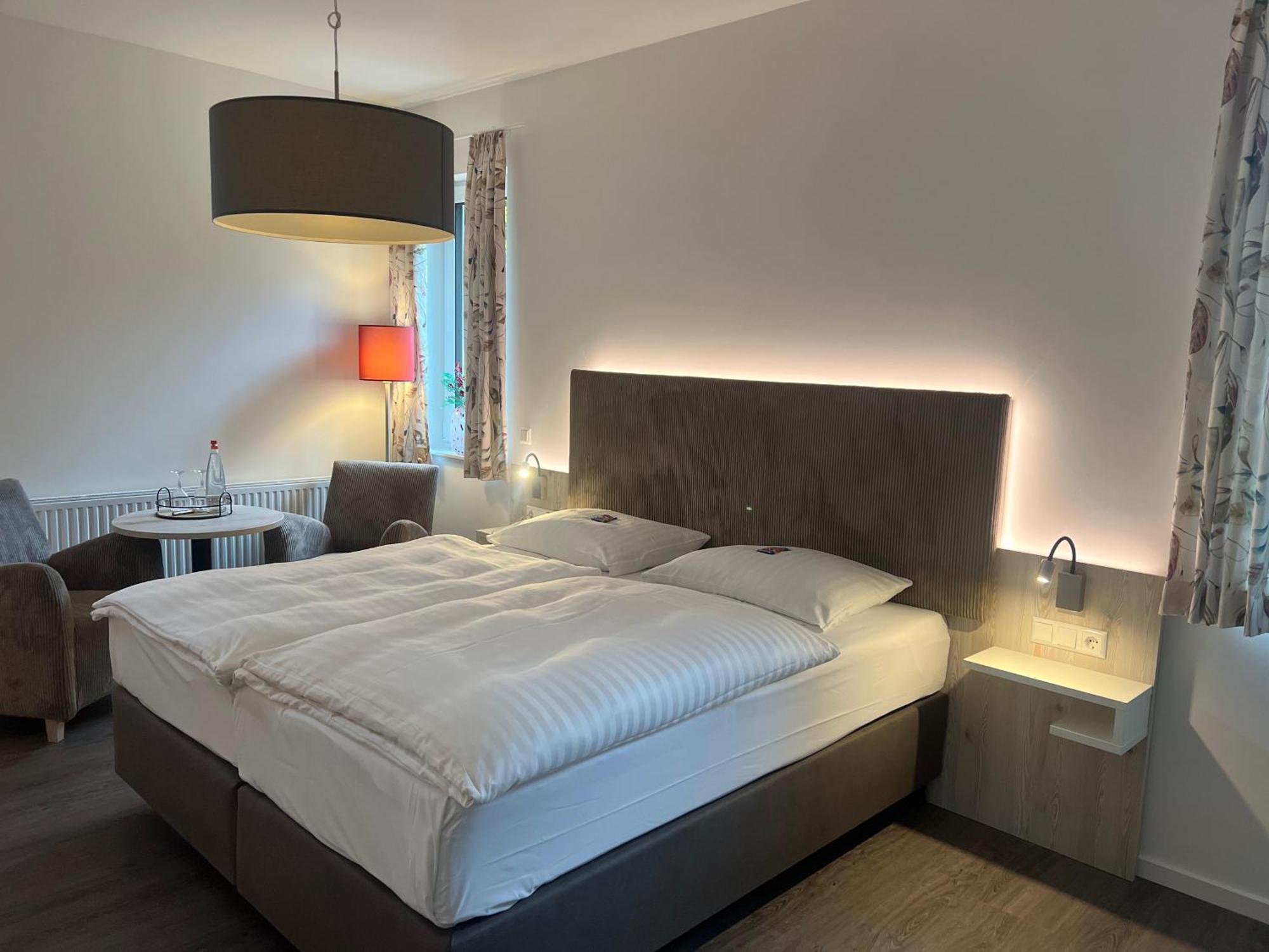 Hotel Zur Post Neubruchhausen Bagian luar foto