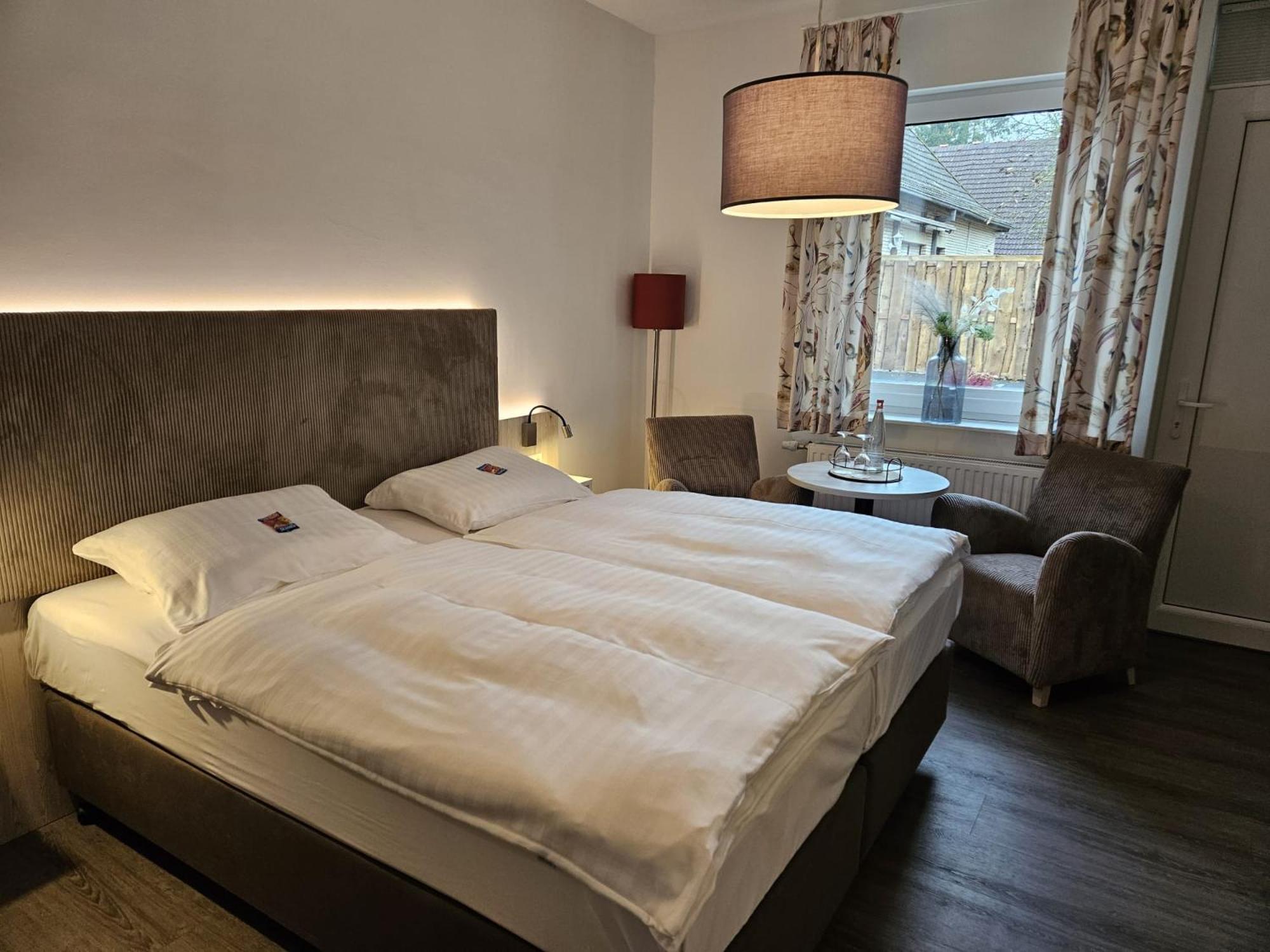 Hotel Zur Post Neubruchhausen Bagian luar foto