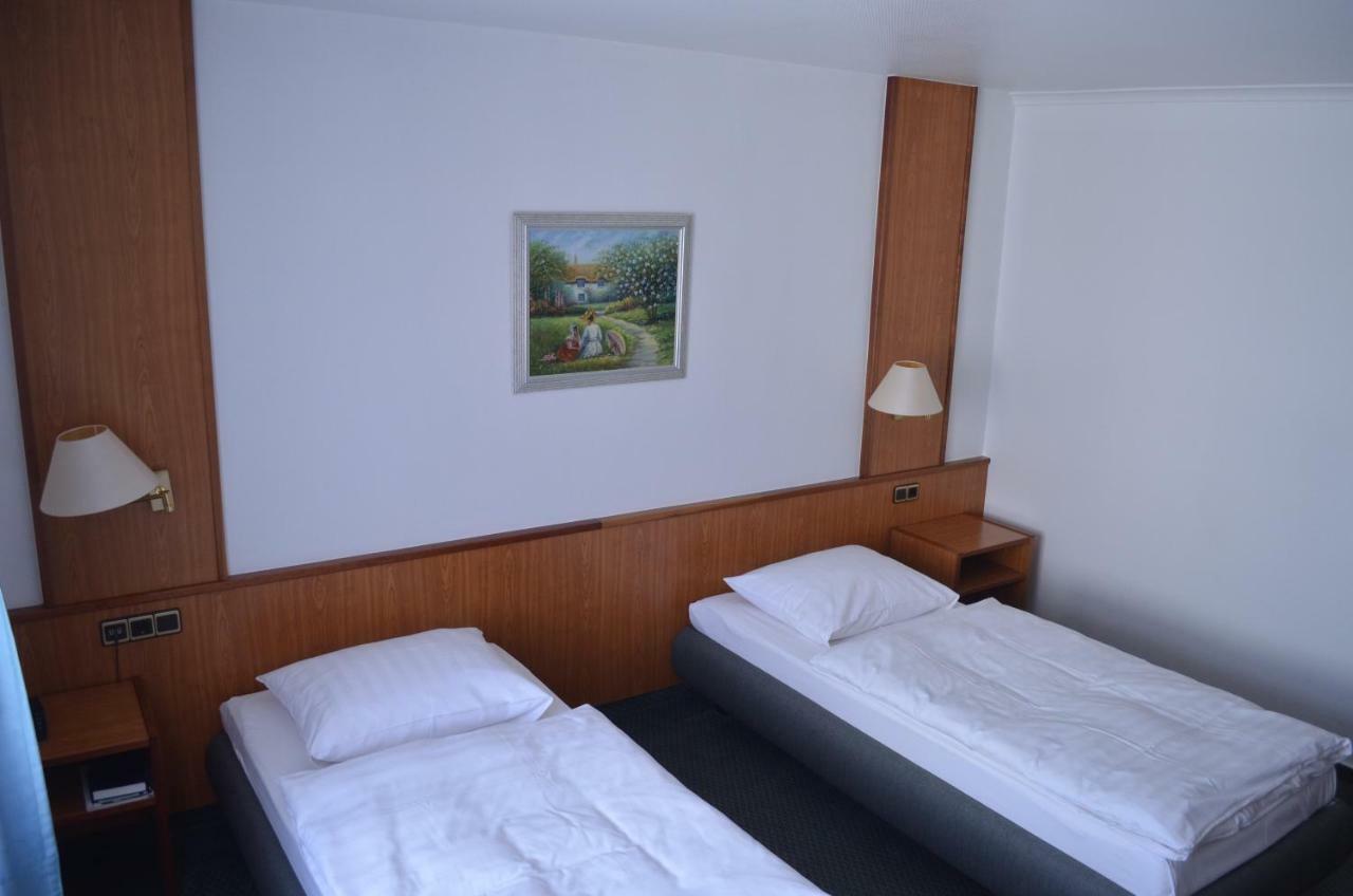 Hotel Zur Post Neubruchhausen Bagian luar foto